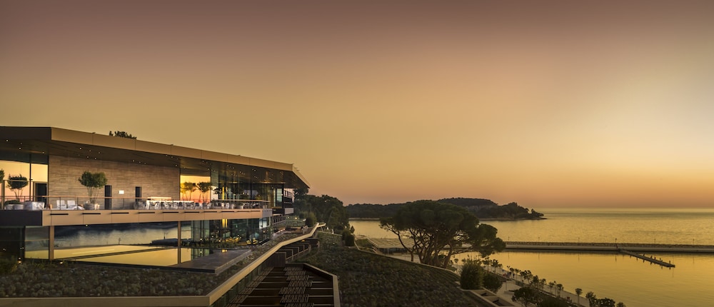 Grand Park Hotel Rovinj by Maistra Collection — Restaurant & bars in Rovinj, Istria