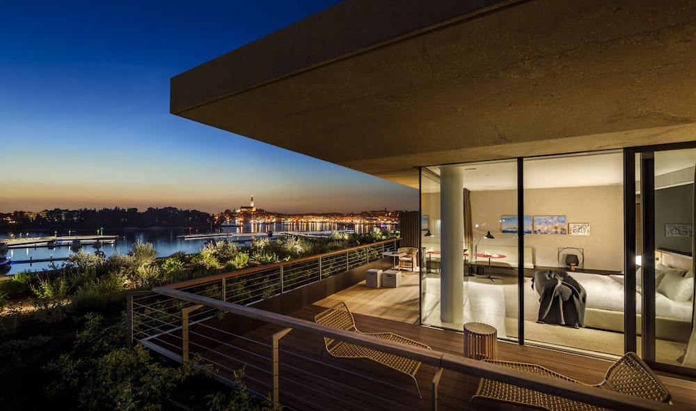 Grand Park Hotel Rovinj by Maistra Collection — Hotel rooms in Rovinj, Istria