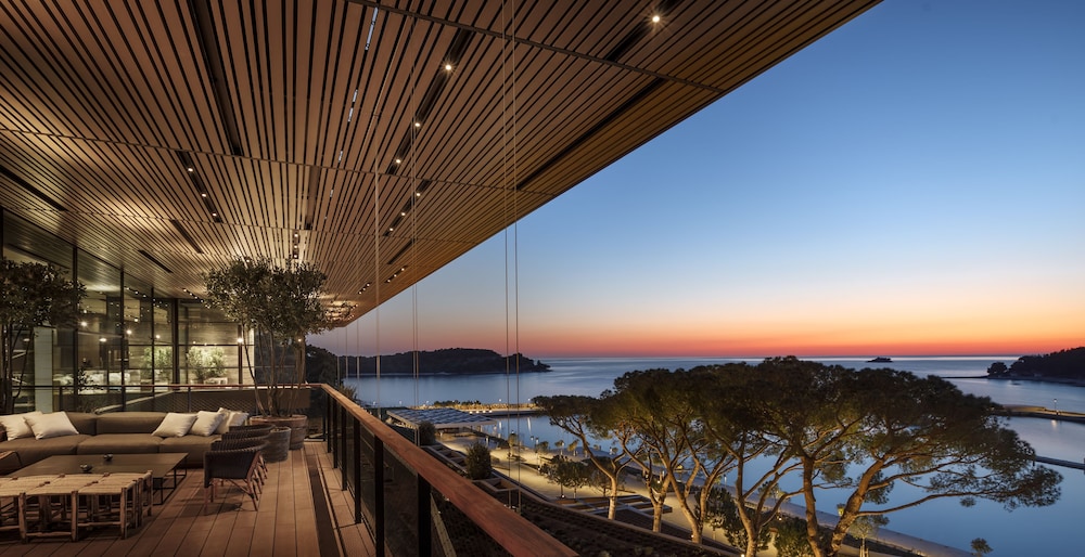 Grand Park Hotel Rovinj by Maistra Collection — Restaurant & bars in Rovinj, Istria