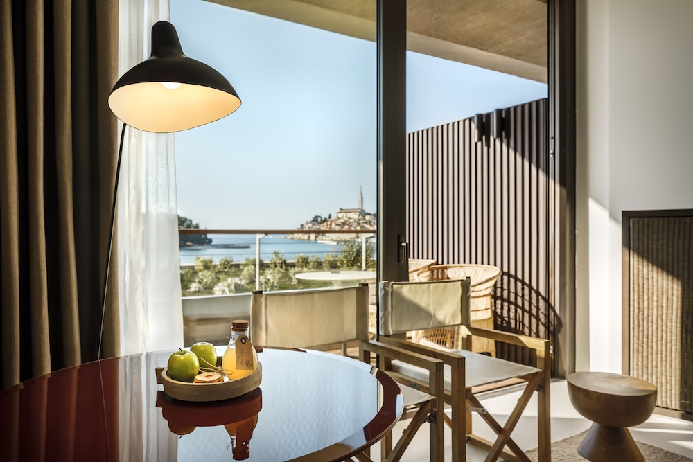 Grand Park Hotel Rovinj by Maistra Collection — Hotel rooms in Rovinj, Istria