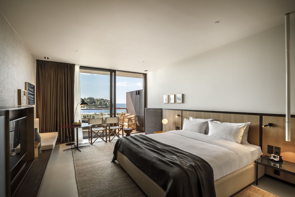 Grand Park Hotel Rovinj by Maistra Collection — Hotel rooms in Rovinj, Istria