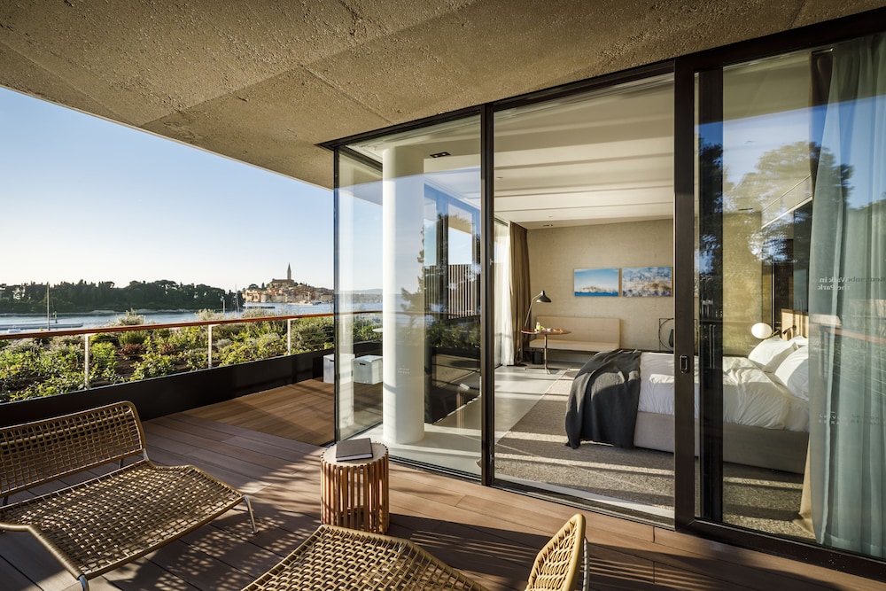 Grand Park Hotel Rovinj by Maistra Collection — Hotel rooms in Rovinj, Istria