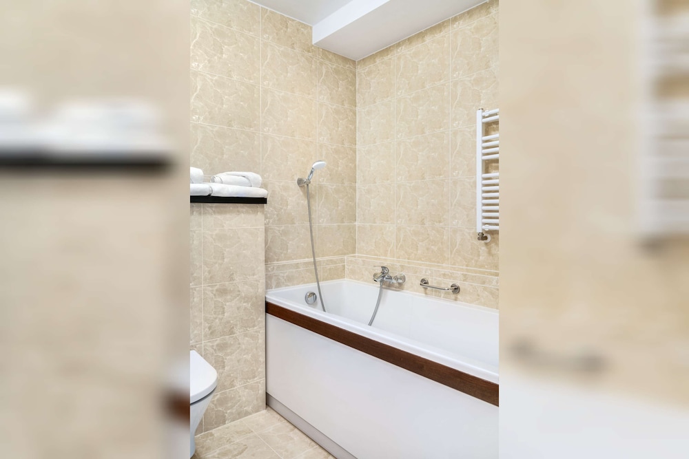 Metropolo by Golden Tulip — Hotel rooms in Krakow, Lesser Poland