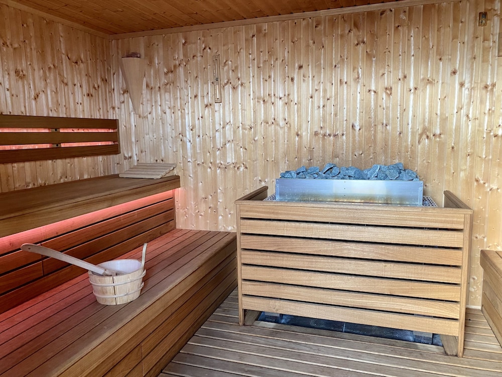 Metropolo by Golden Tulip — Spa in Krakow, Lesser Poland