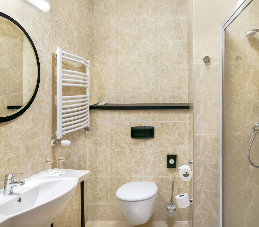 Metropolo by Golden Tulip — Hotel rooms in Krakow, Lesser Poland