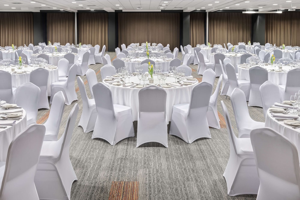 Metropolo by Golden Tulip — Restaurant & bars in Krakow, Lesser Poland