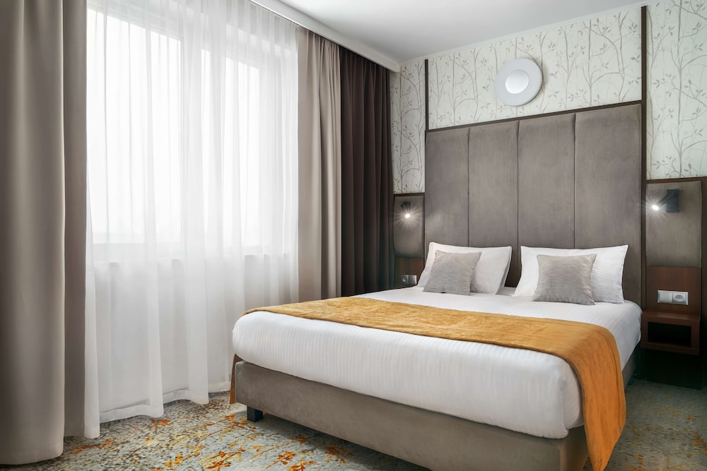 Metropolo by Golden Tulip — Hotel rooms in Krakow, Lesser Poland