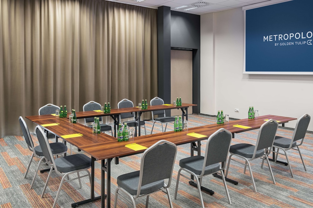 Metropolo by Golden Tulip — Hotel building in Krakow, Lesser Poland