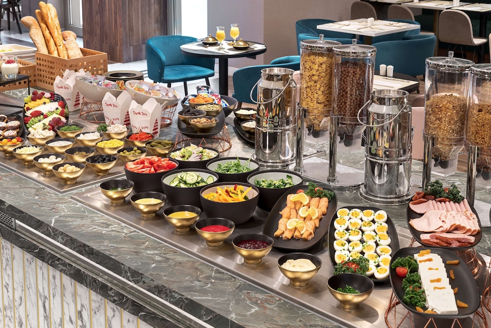 Metropolo by Golden Tulip — Restaurant & bars in Krakow, Lesser Poland
