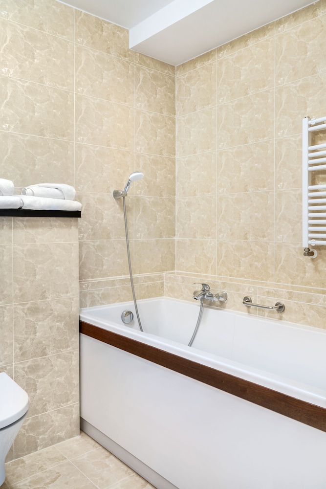 Metropolo by Golden Tulip — Hotel rooms in Krakow, Lesser Poland