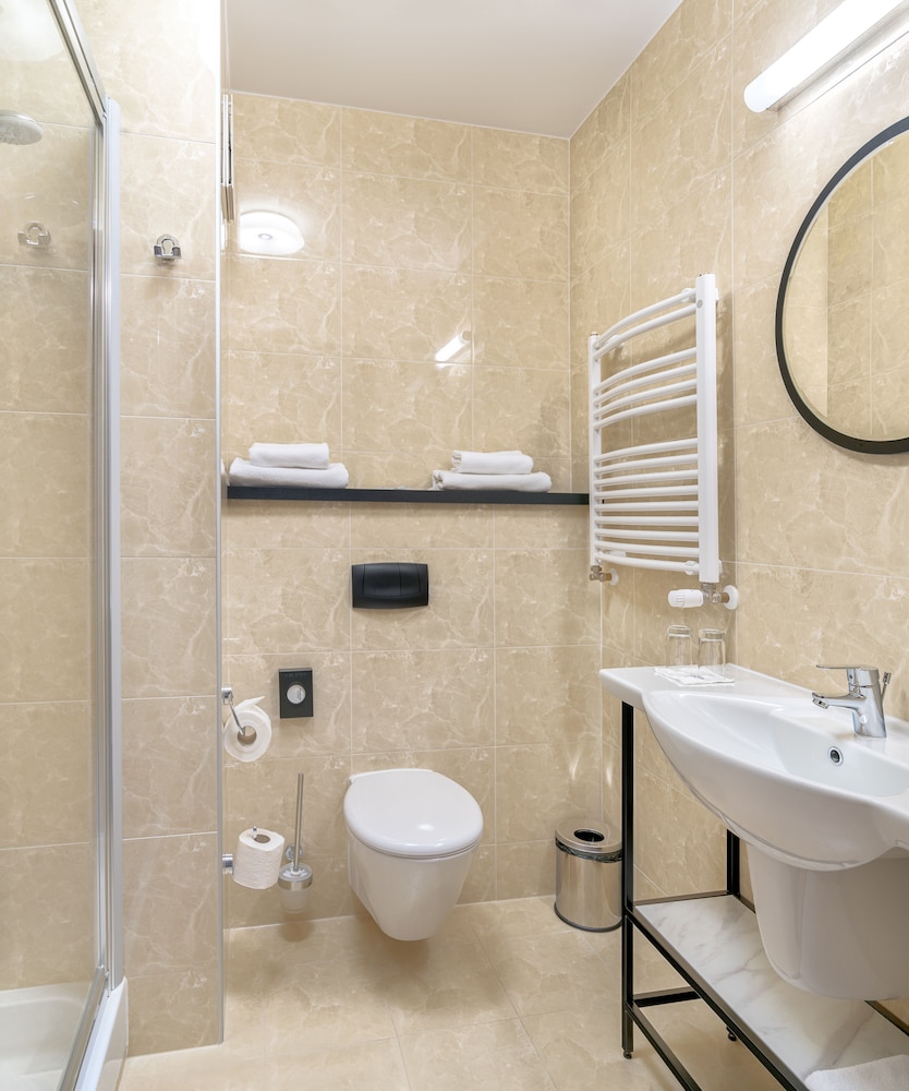 Metropolo by Golden Tulip — Hotel rooms in Krakow, Lesser Poland