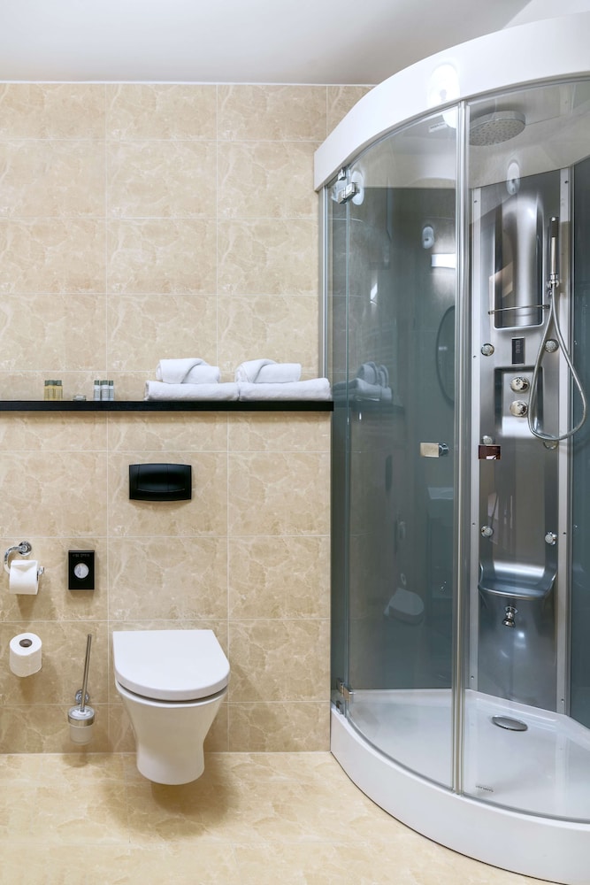 Metropolo by Golden Tulip — Hotel rooms in Krakow, Lesser Poland