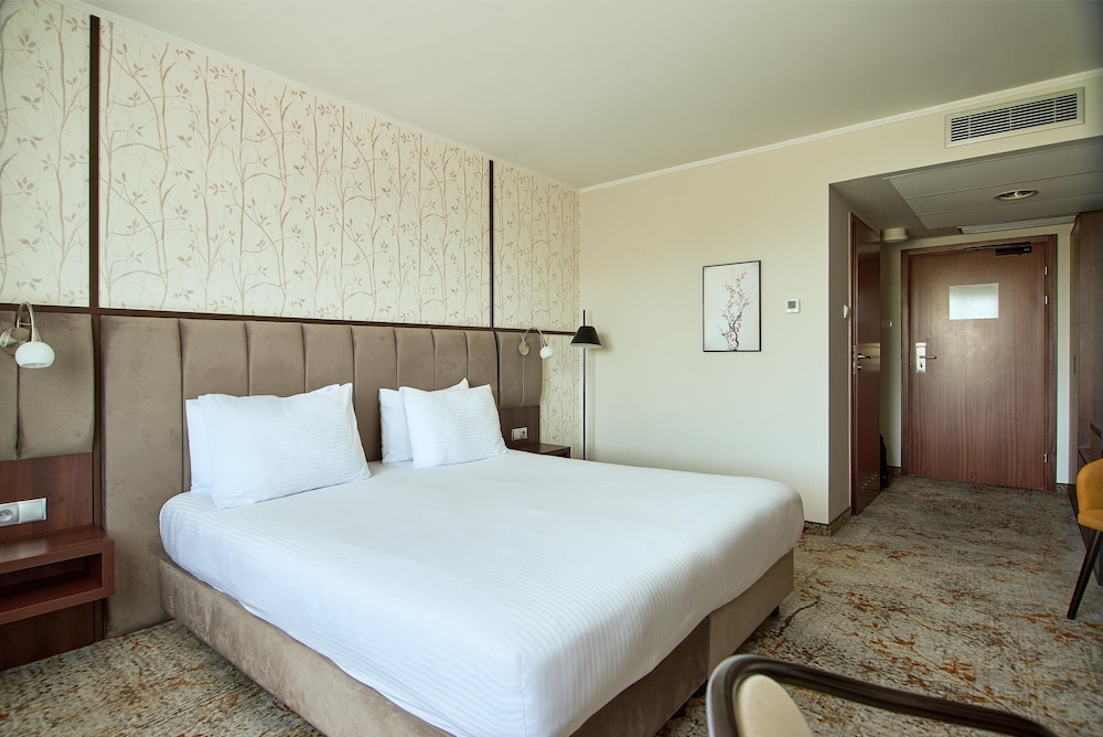 Metropolo by Golden Tulip — Hotel rooms in Krakow, Lesser Poland