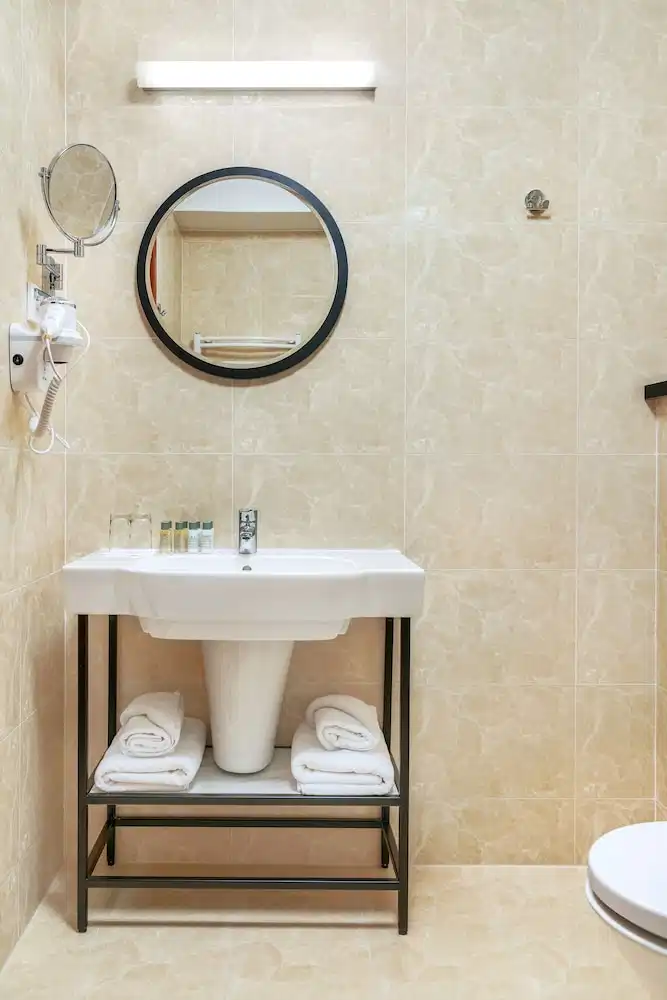 Metropolo by Golden Tulip — Hotel rooms in Krakow, Lesser Poland