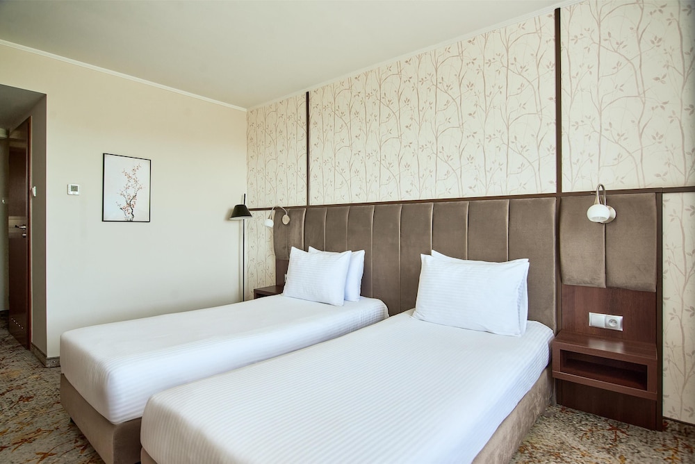Metropolo by Golden Tulip — Hotel rooms in Krakow, Lesser Poland