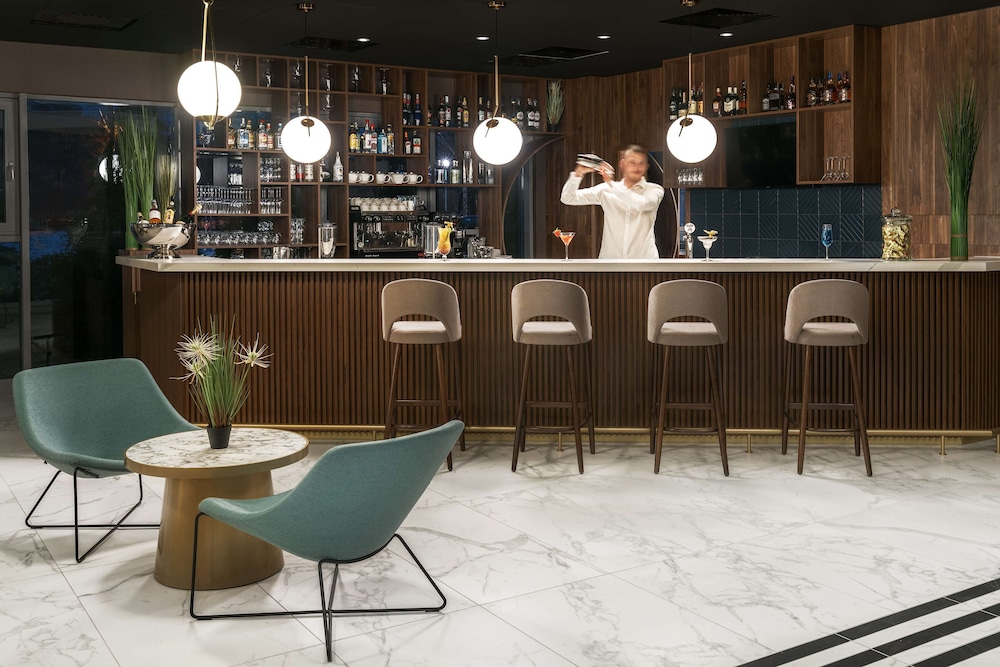 Metropolo by Golden Tulip — Restaurant & bars in Krakow, Lesser Poland