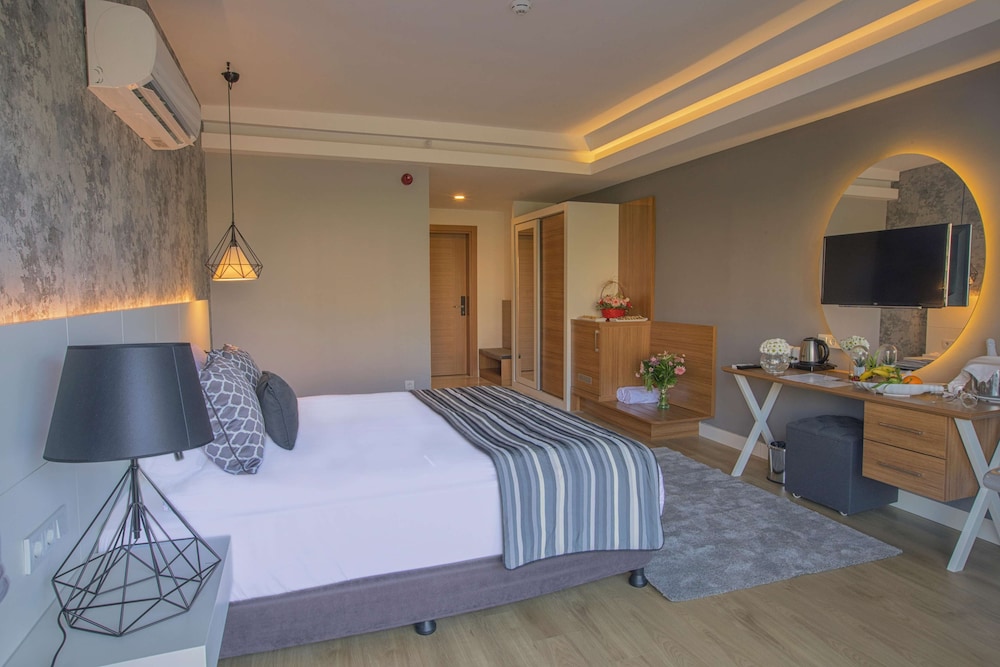 Greenwood Suites Resort — Hotel rooms in Lara