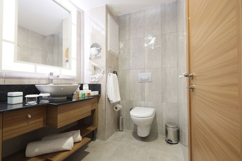 Greenwood Suites Resort — Hotel rooms in Lara