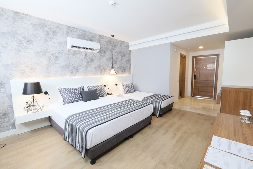 Greenwood Suites Resort — Hotel rooms in Lara