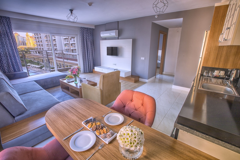 Greenwood Suites Resort — Hotel rooms in Lara