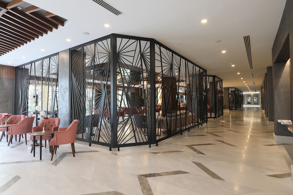 Greenwood Suites Resort — Hotel building in Lara