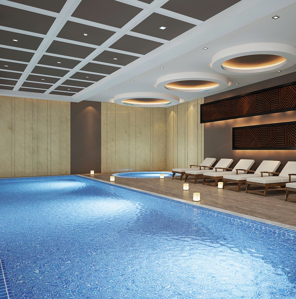 Greenwood Suites Resort — Swimming pool in Lara