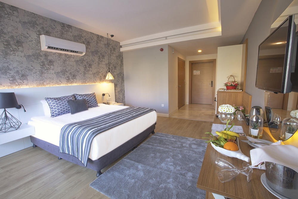 Greenwood Suites Resort — Hotel rooms in Lara
