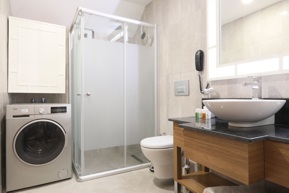 Greenwood Suites Resort — Hotel rooms in Lara
