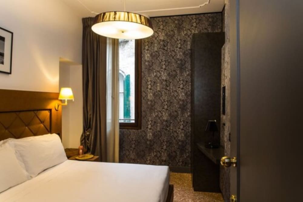 Riva del Vin Boutique Hotel — Hotel rooms in Venice, Veneto