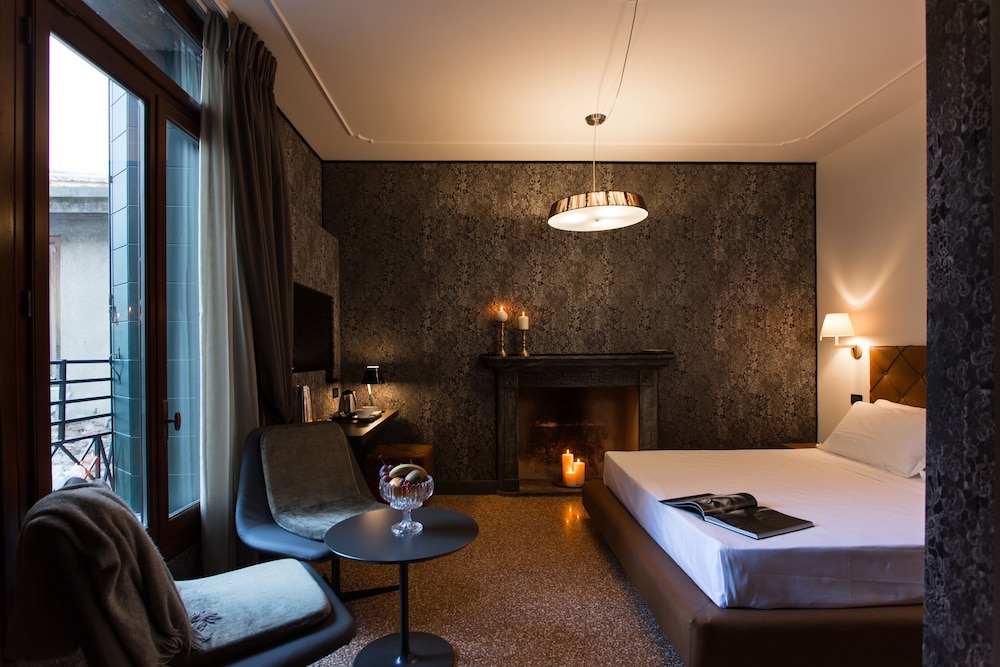 Riva del Vin Boutique Hotel — Hotel rooms in Venice, Veneto
