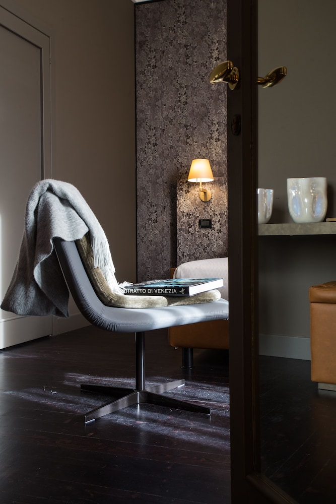 Riva del Vin Boutique Hotel — Hotel rooms in Venice, Veneto