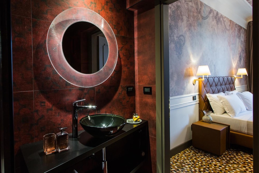 Riva del Vin Boutique Hotel — Hotel rooms in Venice, Veneto