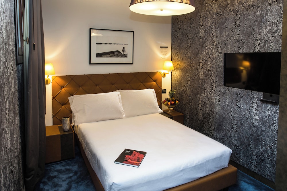 Riva del Vin Boutique Hotel — Hotel rooms in Venice, Veneto