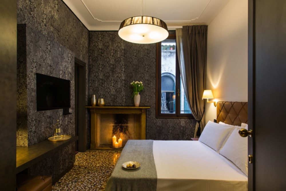 Riva del Vin Boutique Hotel — Hotel rooms in Venice, Veneto