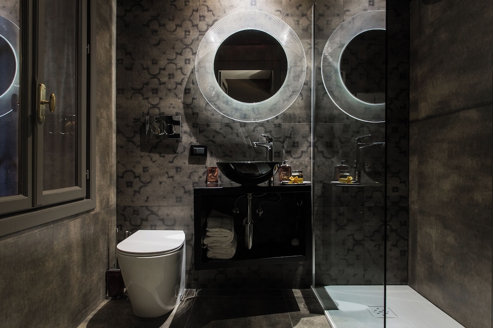 Riva del Vin Boutique Hotel — Hotel rooms in Venice, Veneto