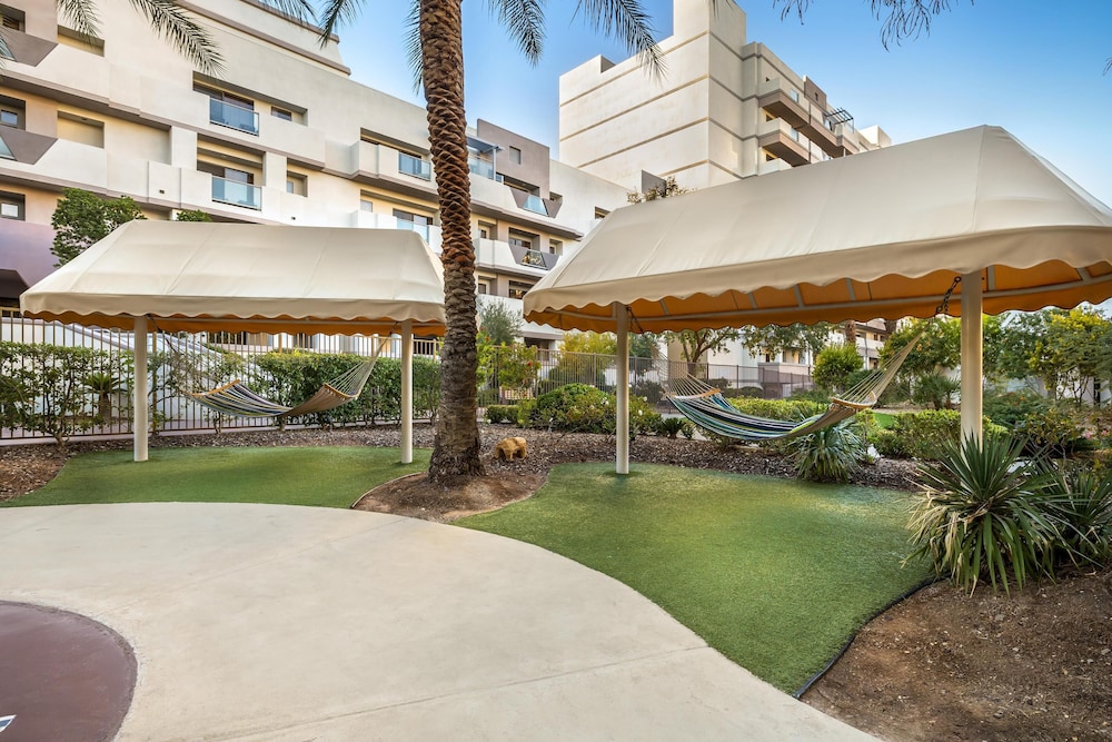 Hilton Vacation Club Cancun Resort Las Vegas — Hotel building in Las Vegas, Nevada