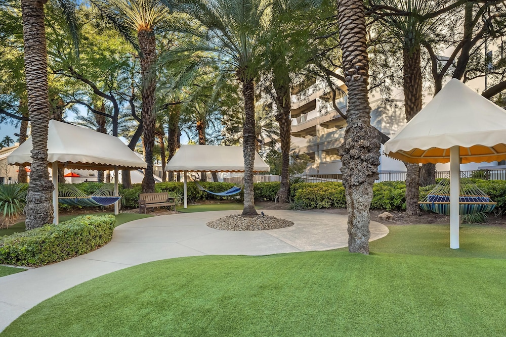 Hilton Vacation Club Cancun Resort Las Vegas — Hotel building in Las Vegas, Nevada