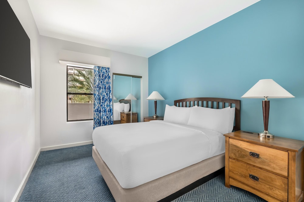 Hilton Vacation Club Cancun Resort Las Vegas — Hotel rooms in Las Vegas, Nevada