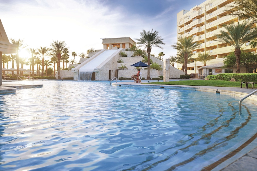 Hilton Vacation Club Cancun Resort Las Vegas — Swimming pool in Las Vegas, Nevada