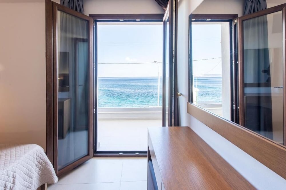 Dimitra Hotel & Apartments by Omilos Hotels — Hotel rooms in Kokkini Chani