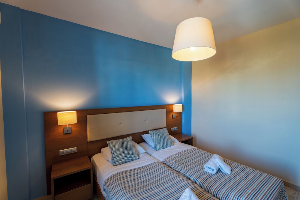 Dimitra Hotel & Apartments by Omilos Hotels — Hotel rooms in Kokkini Chani