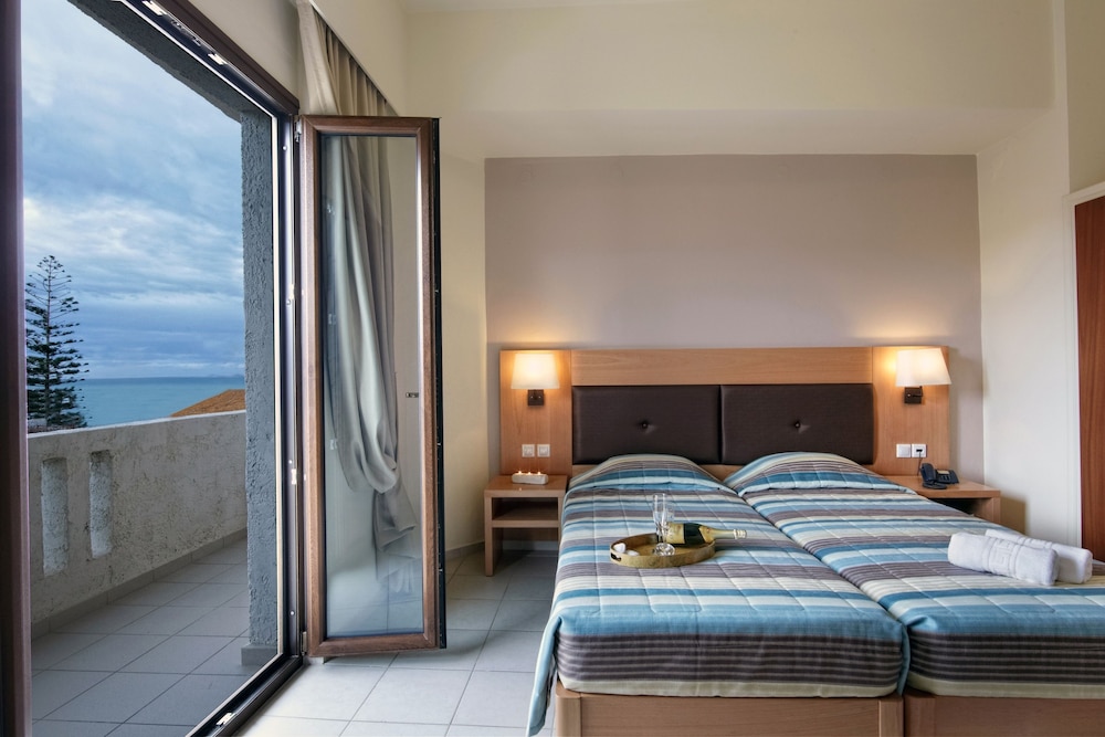 Dimitra Hotel & Apartments by Omilos Hotels — Hotel rooms in Kokkini Chani