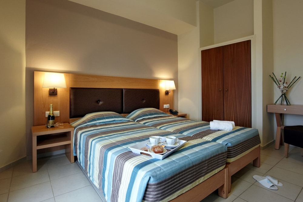 Dimitra Hotel & Apartments by Omilos Hotels — Hotel rooms in Kokkini Chani
