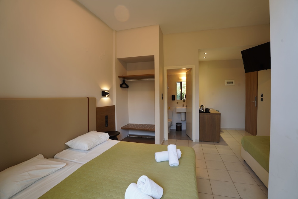Dimitra Hotel & Apartments by Omilos Hotels — Hotel rooms in Kokkini Chani