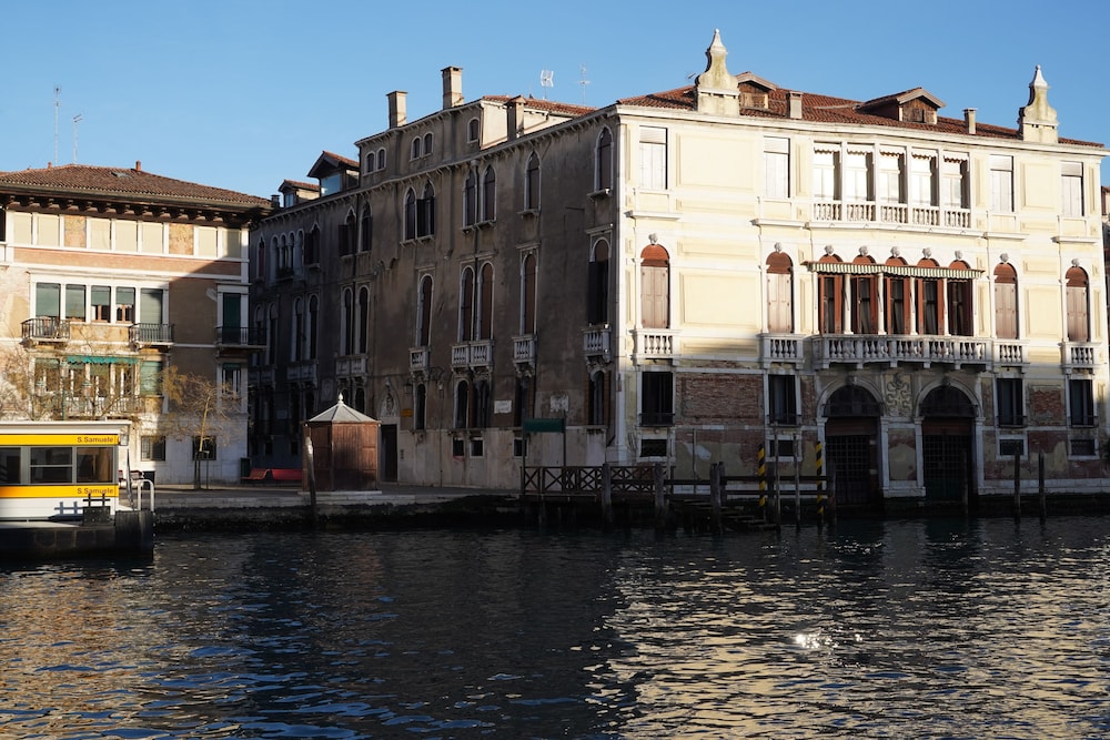 Granda Sweet Suites — Hotel building in Venice, Veneto