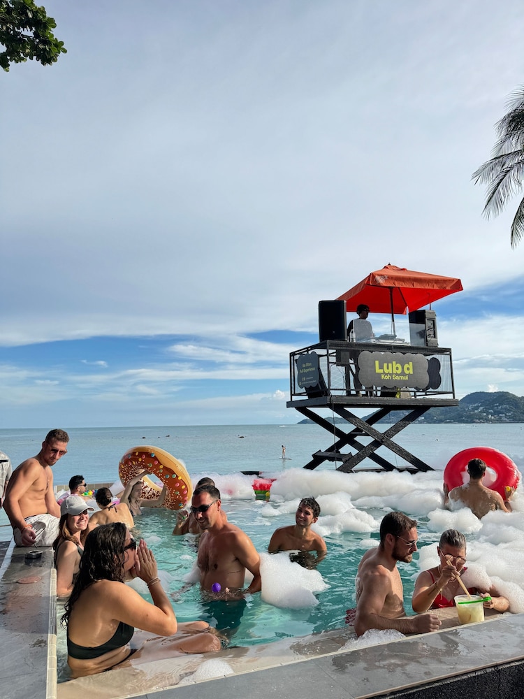 Lub d Koh Samui Chaweng Beach - Beachfront Vibrant Social Vibe — Swimming pool in Bo Phut, Surat Thani