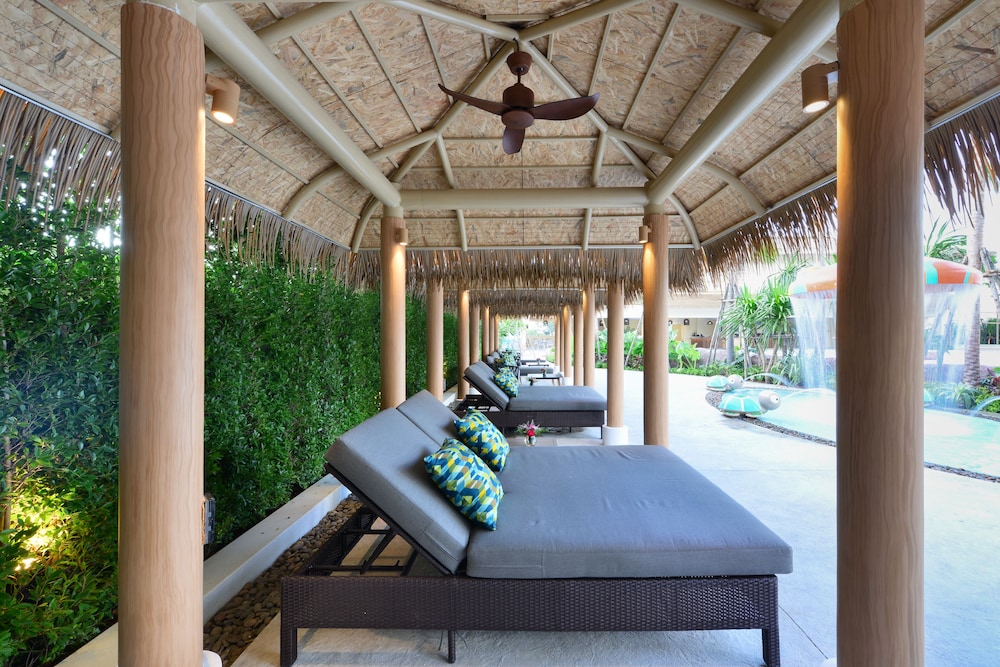 Centre Point Prime Hotel Pattaya — Swimming pool in Pattaya, Chonburi