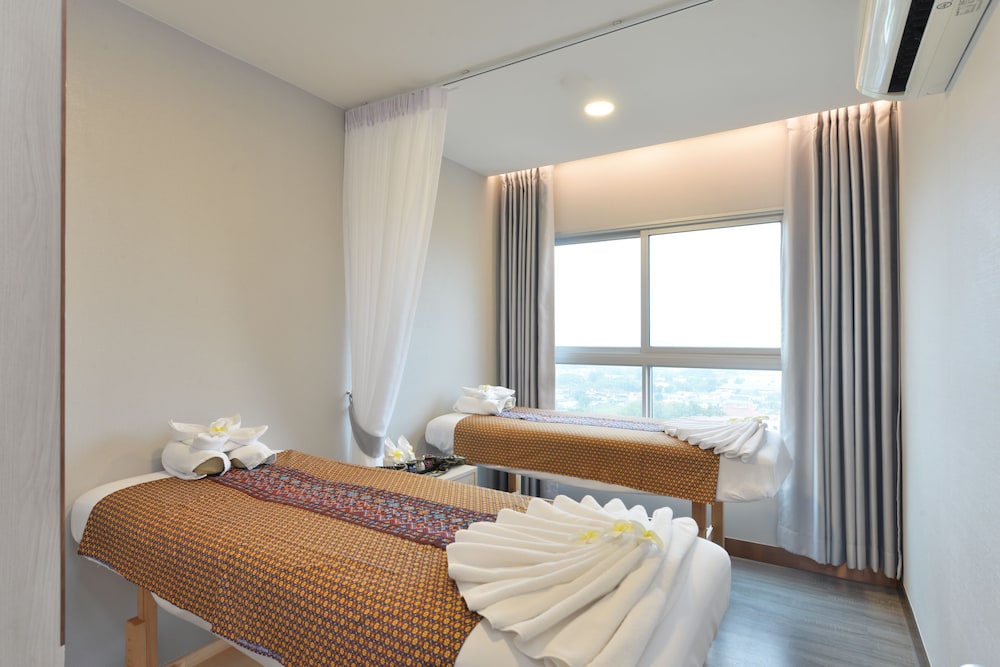 Centre Point Prime Hotel Pattaya — Hotel rooms in Pattaya, Chonburi