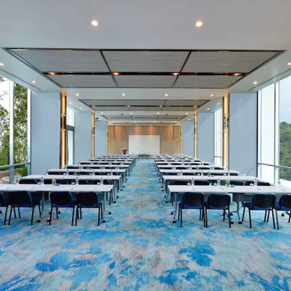 Centre Point Prime Hotel Pattaya — Hotel building in Pattaya, Chonburi