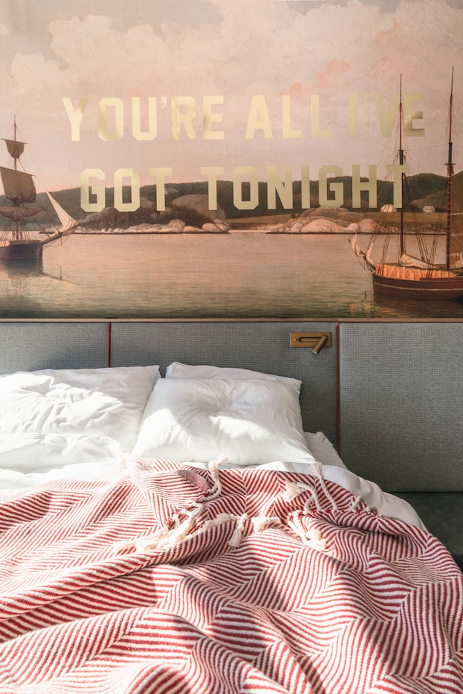 The Revolution Hotel — Hotel rooms in Boston, Massachusetts